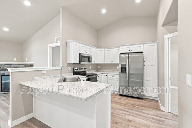 Building Photo - 3165 Lampe Ln