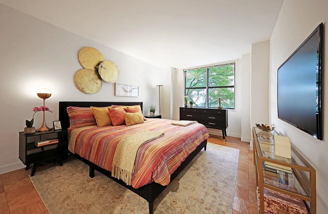 Foto del edificio - 235 W 72nd St
