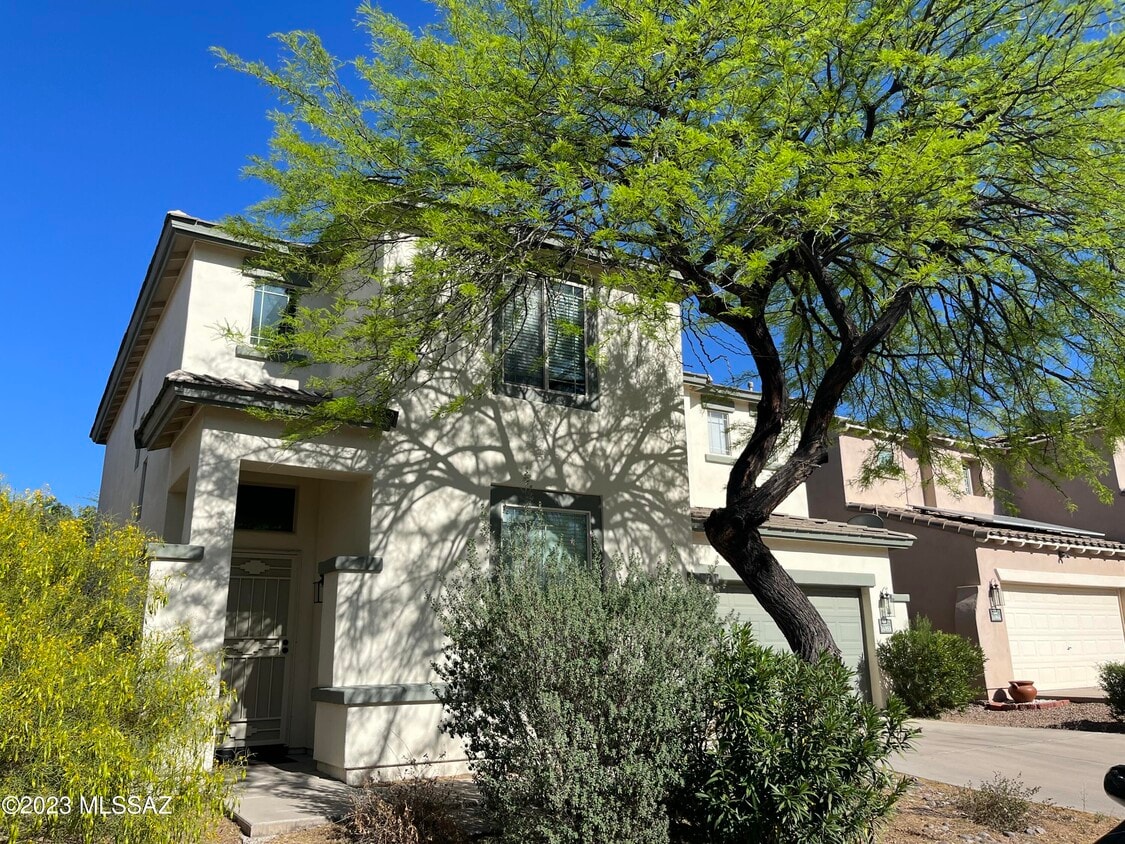 Primary Photo - 14853 S Camino Tierra Del Rio