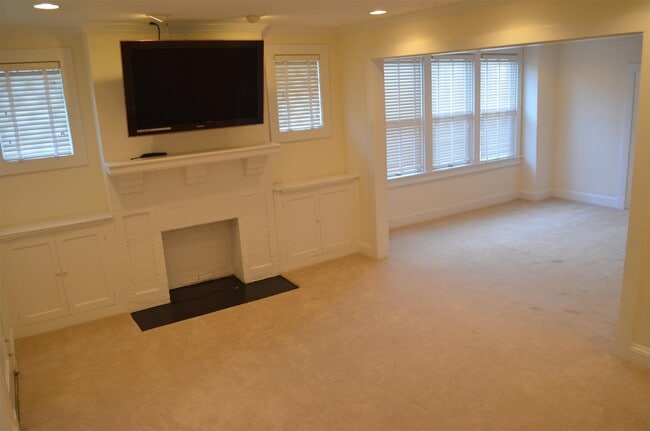 Photo - 621 W Princess Anne Rd Townhome