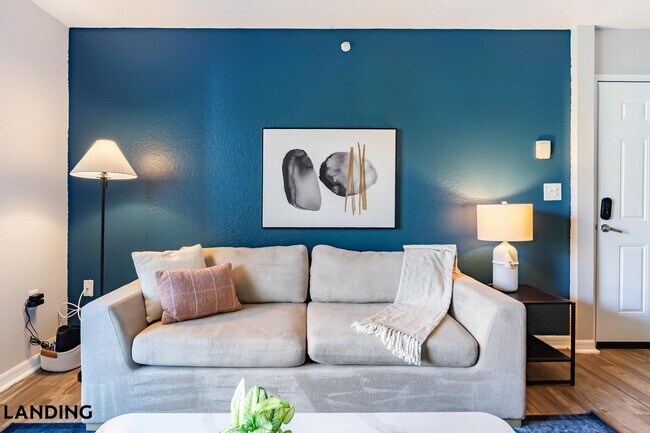 Foto del edificio - 10200 Falcon Pine Blvd