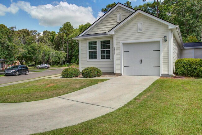 Building Photo - 848 Winthrop St