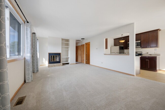 Foto del edificio - 717 Whitesail Dr