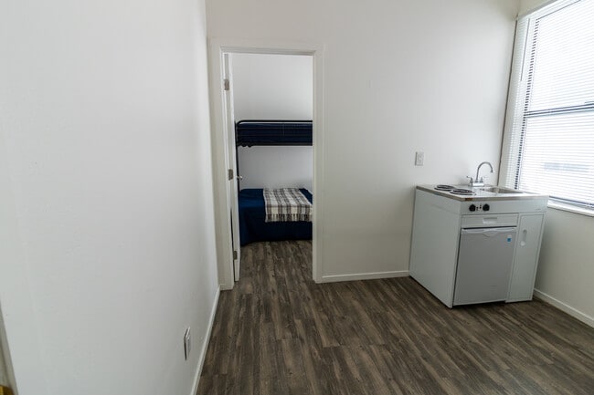 Building Photo - 1080 Folsom St