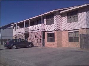 Primary Photo - 2303 N Grand Ave