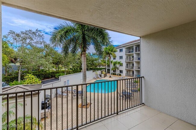 Foto del edificio - 1100 Pine Ridge Rd