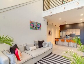 Building Photo - 2205 Staples St Building Photo - 2205 Staples St