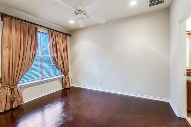 Foto del edificio - 15738 Quorum Dr