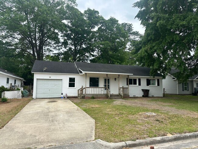 Foto del edificio - 810 W Country Club Dr