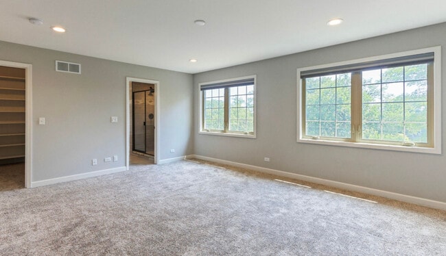 Building Photo - 2205 Maple Hill