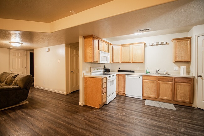 Foto del edificio - 352 W 13130 S