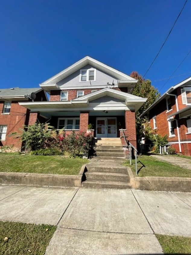 Primary Photo - 303 Park Ave