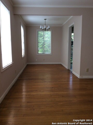 Foto del edificio - 323 E Melrose Dr
