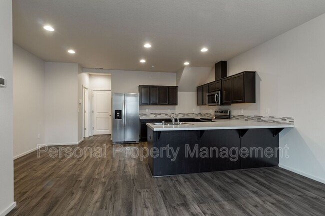 Building Photo - 744 NE 138th Pl