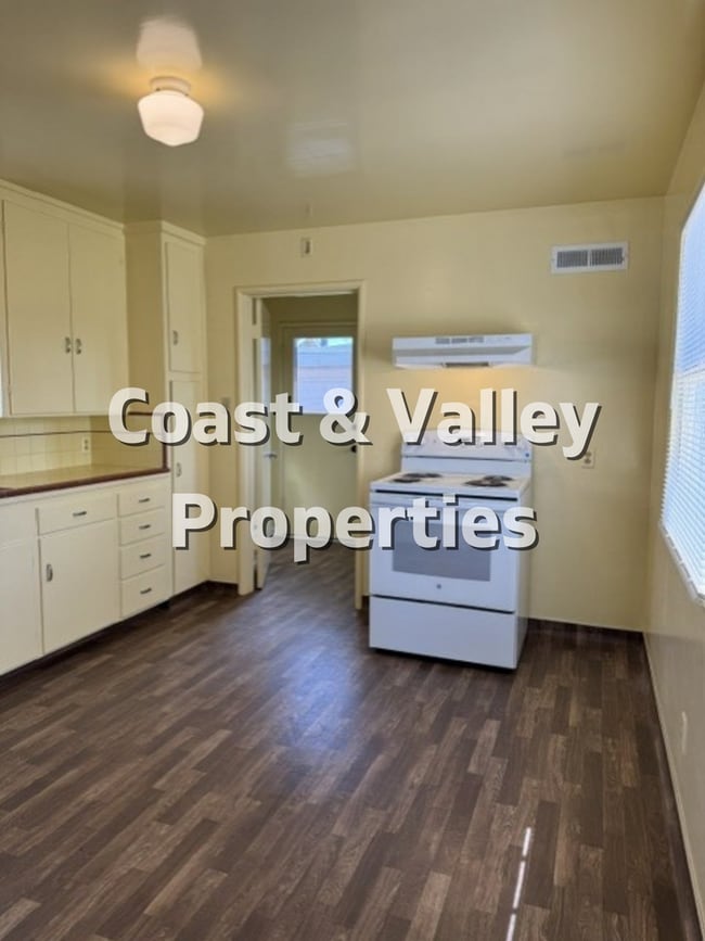 Building Photo - North Salinas Home for RENT!!!