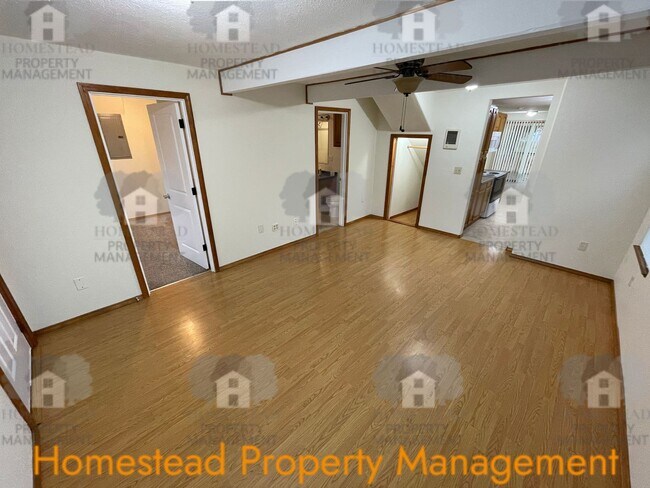 Foto del edificio - Explore the potential of this beautiful home!