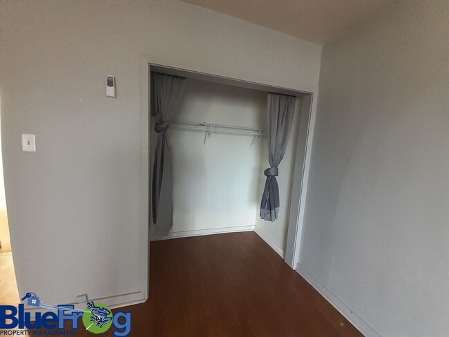 Building Photo - 1525 University Avenue - 7