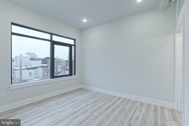 Foto del edificio - 2440 Kensington Ave