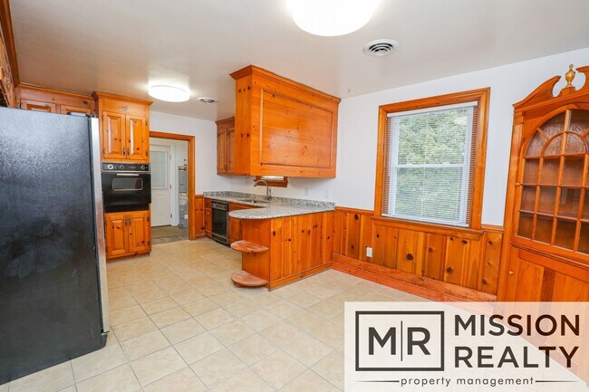 Foto del edificio - -- ACT FAST!  3 BED 1.5 BATH HOME IN SANDS...