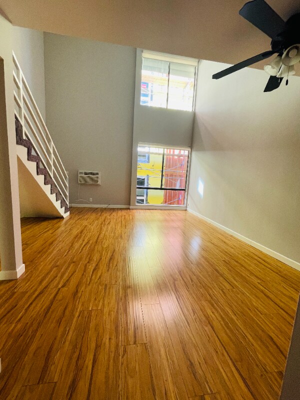 Foto principal - 7044 Hawthorn Ave