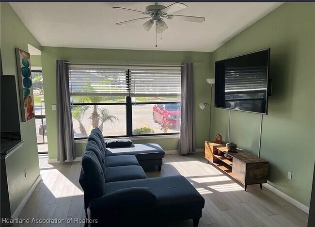 Foto del edificio - 102 Villaway