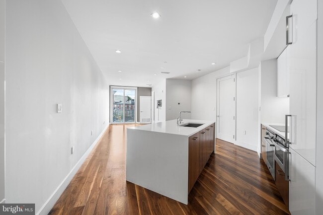Photo - 621-23 S 24th Street Unit 208 Apartment