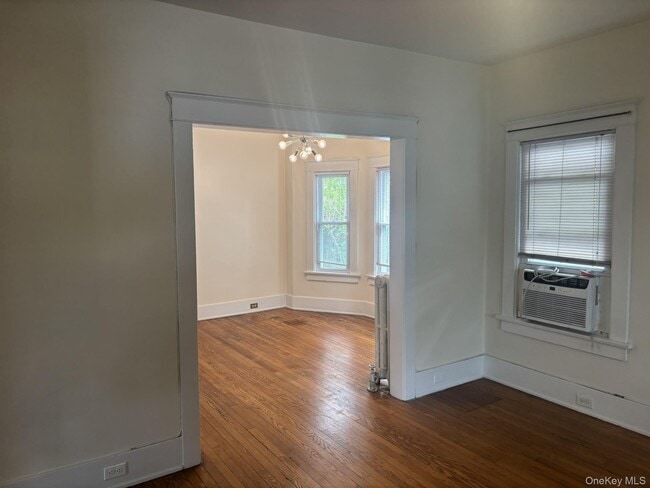 Building Photo - 48 Ferris Pl