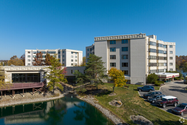 Building Photo - The Enclave
