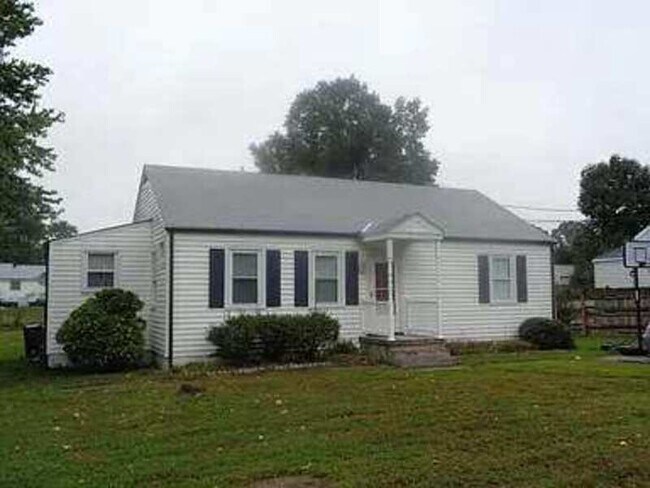 Foto del edificio - 9811 Woodman Rd