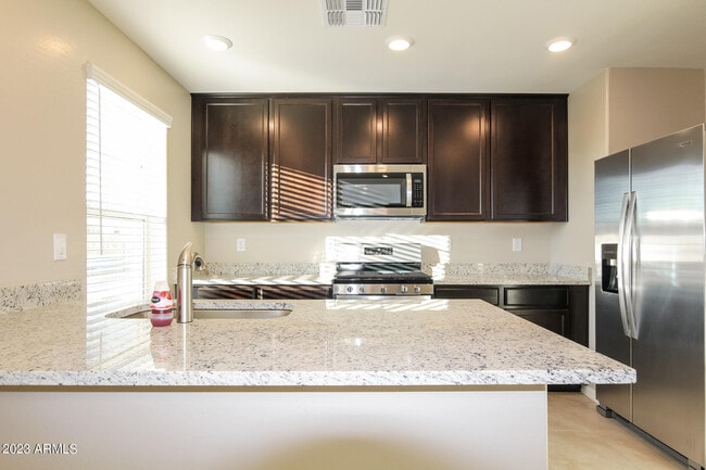 Building Photo - 3939 S 82nd Dr