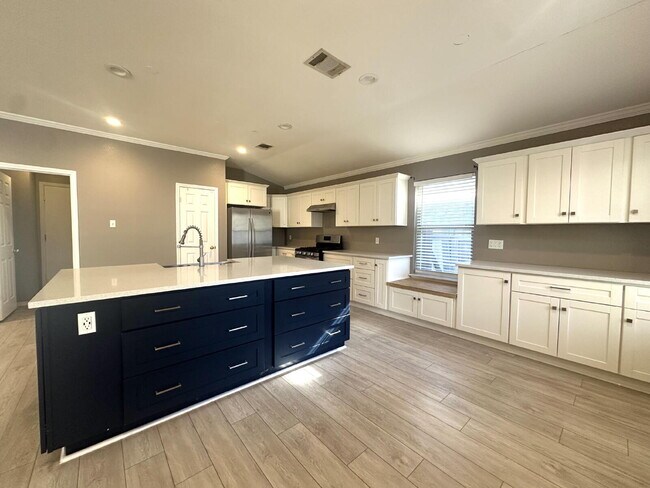 Foto del edificio - 1333 Rosie Ln