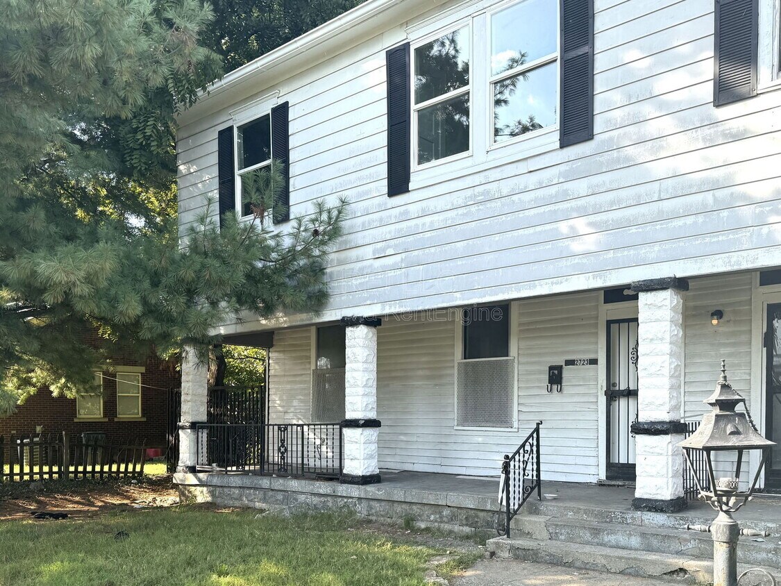 Photo - 2723 Elliott Ave