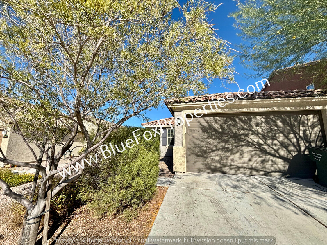 Foto principal - 9565 S Miller Flats Dr