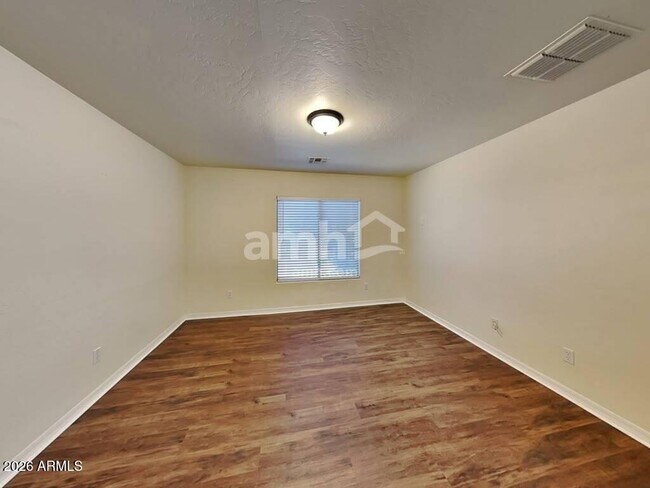 Foto del edificio - 14493 W Weldon Ave