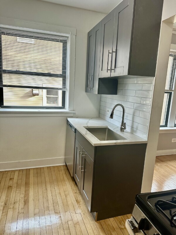 Foto del edificio - 1350 W Hood Ave