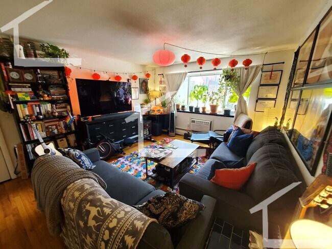 Photo - 249 Kelton St Apartment