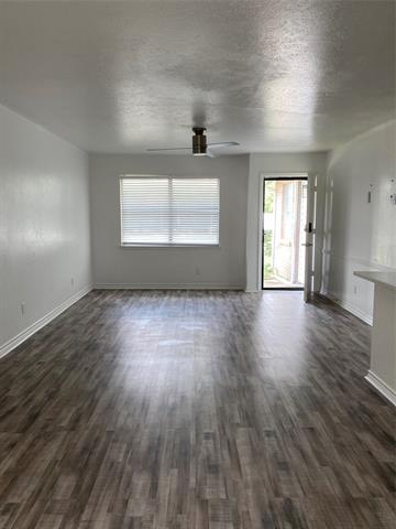 Foto del edificio - 2942 Candlewick Ln