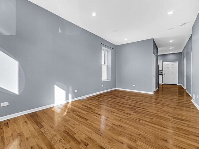 Building Photo - 2610 W 38th St