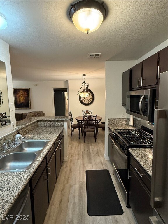 Foto del edificio - 2200 S Fort Apache Rd