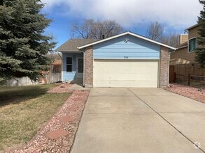 Building Photo - 710 Lindstrom Dr