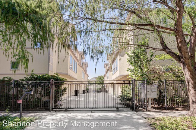 3 br, 3.5 bath House - 1417 Thompson Street photo'