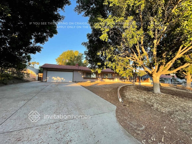 Building Photo - 12420 Falcon Ln