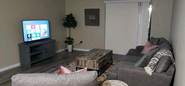 Foto del edificio - Deer Field Apartments