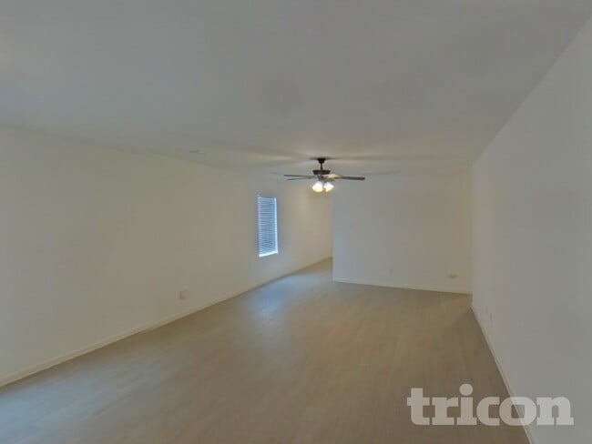 Building Photo - 807 Ponderosa Ln