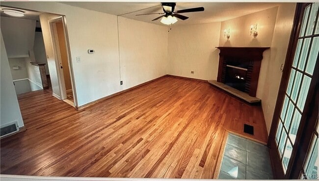 Building Photo - 8386A Shallowcreek Rd