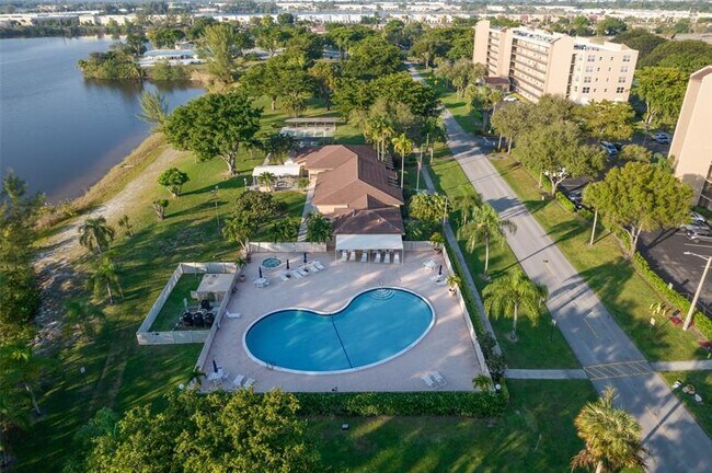Foto del edificio - 4550 NW 18th Ave