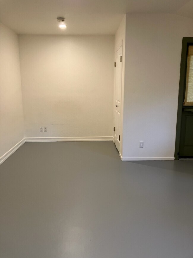 Foto del edificio - 640 Tabor Ln