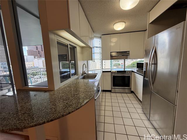 Building Photo - 1212 Nuuanu Ave