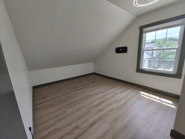 Foto del edificio - 8478 Rocky River Rd