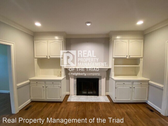 Building Photo - 5 br, 3.5 bath House - 3807 Buncombe Drive